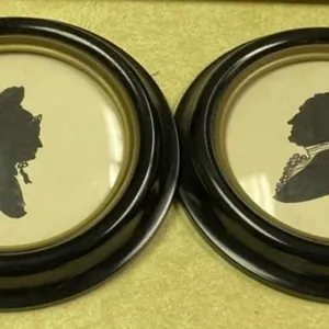 2 Framed Sihlouettes
