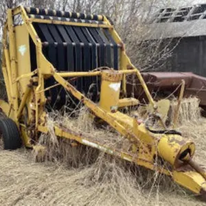 Vermeer 605 Round Baler complete.
