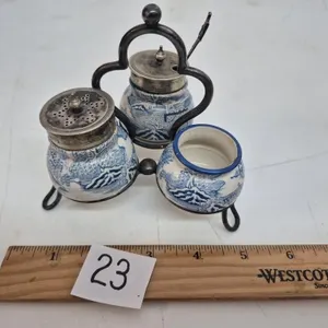 Antique Blue Willow Cruet Set