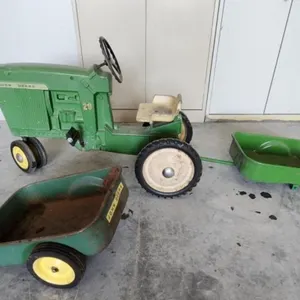 1960's John Deere 20 Pedal Tractor w/2 Wagons