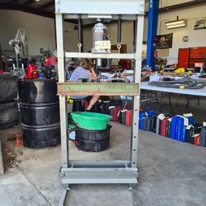 Central Machinery 20-Ton Shop Press