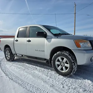 2011 Nissan Titan Crew Cab Truck