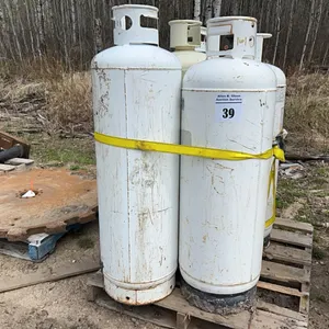 5 - 100 LBS PROPANE BOTTLES