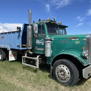 1985 FREIGHTLINER 18 Ft. t/a Manure Spreader Truck, 1,213,518 KM, Cummins Diesel