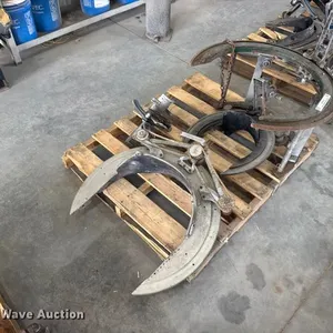 Pipe beveling machines