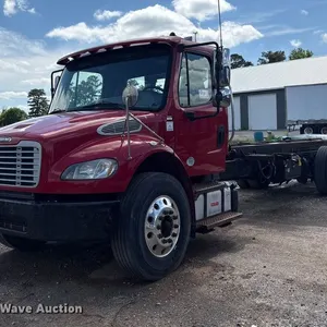 2018 Freightliner Business Class M2 chassis lift truck