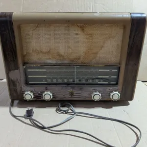 Vintage Power Operated Radio Rogers Majestic (Not tested)