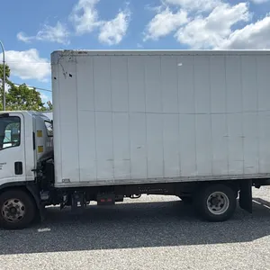 2018 ISUZU NPR HD, 2DR BOX TRUCK, WHITE, VIN JALC4W161J7010535,