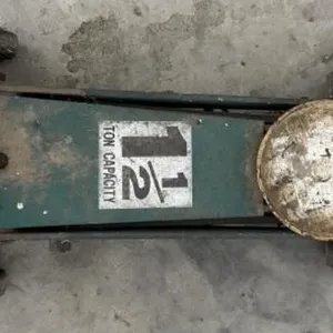 Floor Jack 1-1/2 ton capacity.