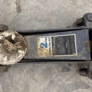 Floor Jack 2 ton capacity.