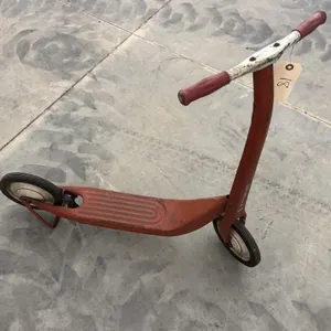 Vintage Western Flyer metal scooter.