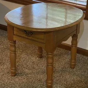 Broyhill Oval Lamp Table with Drawer