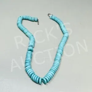 Turquoise bead necklace