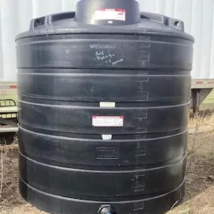 Like New Fertilizer tank 2000 gallons with valve.
