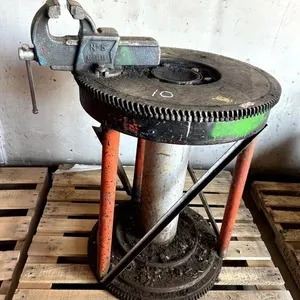 VISE W/ STAND
