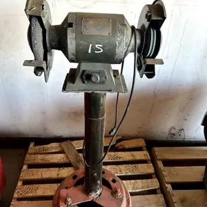 BENCH GRINDER ON STAND