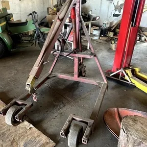 ENGINE HOIST