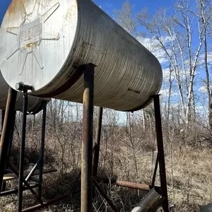 500GAL FUEL TANK W/ HOSE AND HEAVY STEEL STAND