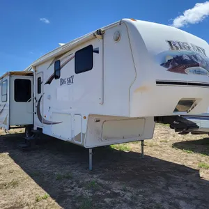 2008  Keystone  Montana Big Sky  5th Wheel Camper - 36FT