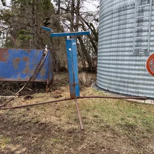 LEWIS CATTLE OILER