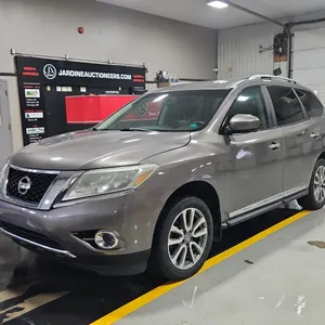 2013  Nissan  Pathfinder  SL 4WD