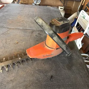 Electric hedge shear