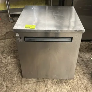 Manitowoc Delfield 406-STAR2 self-contained undercounter refrigerator. Features stainless steel construction, single door, and (1) wire shelf. Electri