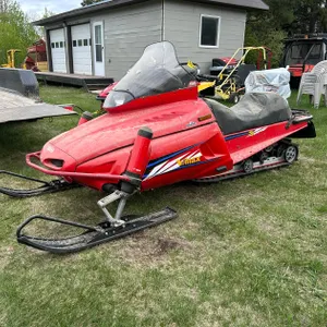 1994 YAMAHA VMAX 600 SNOWMOBILE, 3487.3 KM SHOWING, S/N 8CC-005759
