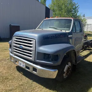 *OFFSITE* 1995 FORD F-800 HD P/U TRUCK, W/ CUMMINS 5.9L 12V IN-LINE FD-1060 DIESEL ENG. S/N  1FDNF82CXSVA63232 **UNIT WAS RUNNING WHEN PARKED, TRANSMI