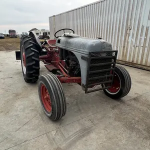 Ford Tractor (Scraper Not Included)
 UNRESERVED