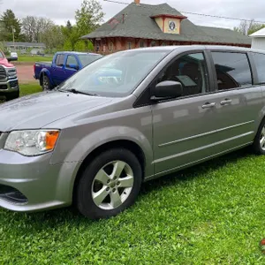 2013 Dodge Grand Caravan Van, VIN # 2C4RDGBG5DR712627