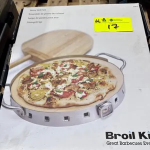 Broil King Pizza Maker