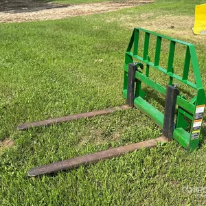 2011 Frontier 48 in Tractor Pallet Forks