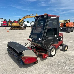 2001 Toro Groundmaster 328D Broom Tractor
