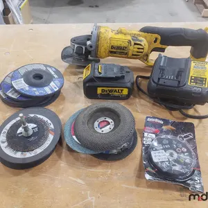 DeWalt Grinder, Battery, Charger and Discs
 UNRESERVED