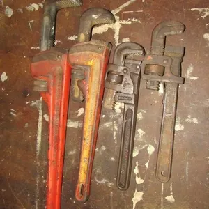 Pipe wrenches