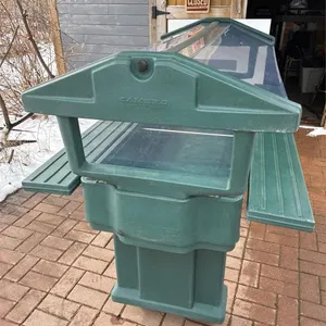 Salad bar. On castors. Poly resin. 69� x 40�