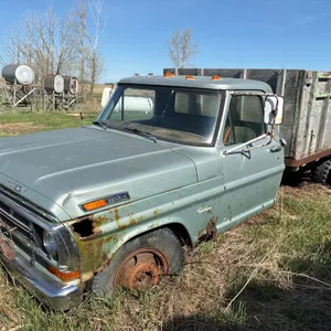 1972 Ford 350 for parts VIN E37YCN24135