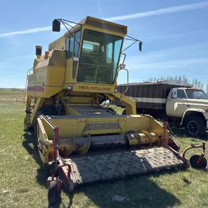 NH 1400 Combine Running, Shedded, S/N 3805453