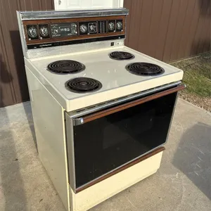 Hotpoint Stove  Was told it works. 30� x 29�
