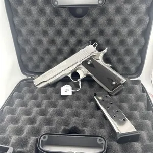 SIG 1911 Target 45 cal
Case and two 8 round