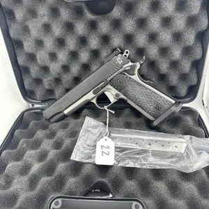 SIG 1911 Max Michel 9MM
Case and two clips