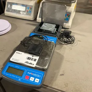(2) Avaweigh 334PC10 Commercial Scales with Power Adapters (1-Charger Damaged))