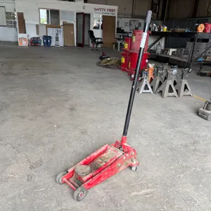 ATD 7504 3-Ton Hydraulic Floor Jack