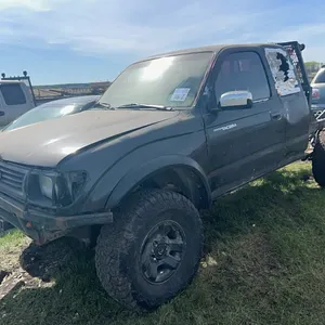 1996 TOYOTA TACOMA 4X4 EXT CAB SHORT BOX TRUCK - NOT RUNNING IN OUR YARD - LOCATED IN SOUTH YARD