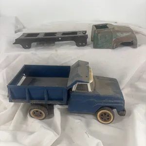 BLUE TRUCK(MISSING FRONT TIRE) 2 TRUCK PIECES