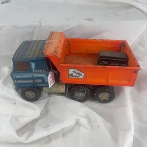 ERTL DUMP TRUCK