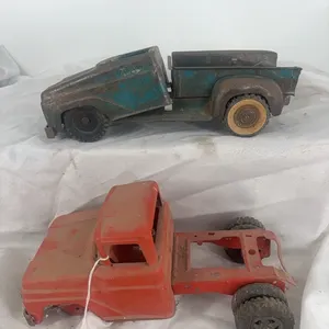 2 PARTS TRUCKS