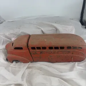 WYANDOTTE C TO C BUS (MISSING WHEELS)