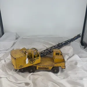 CLARK MICHIGAN CRANE TRUCK